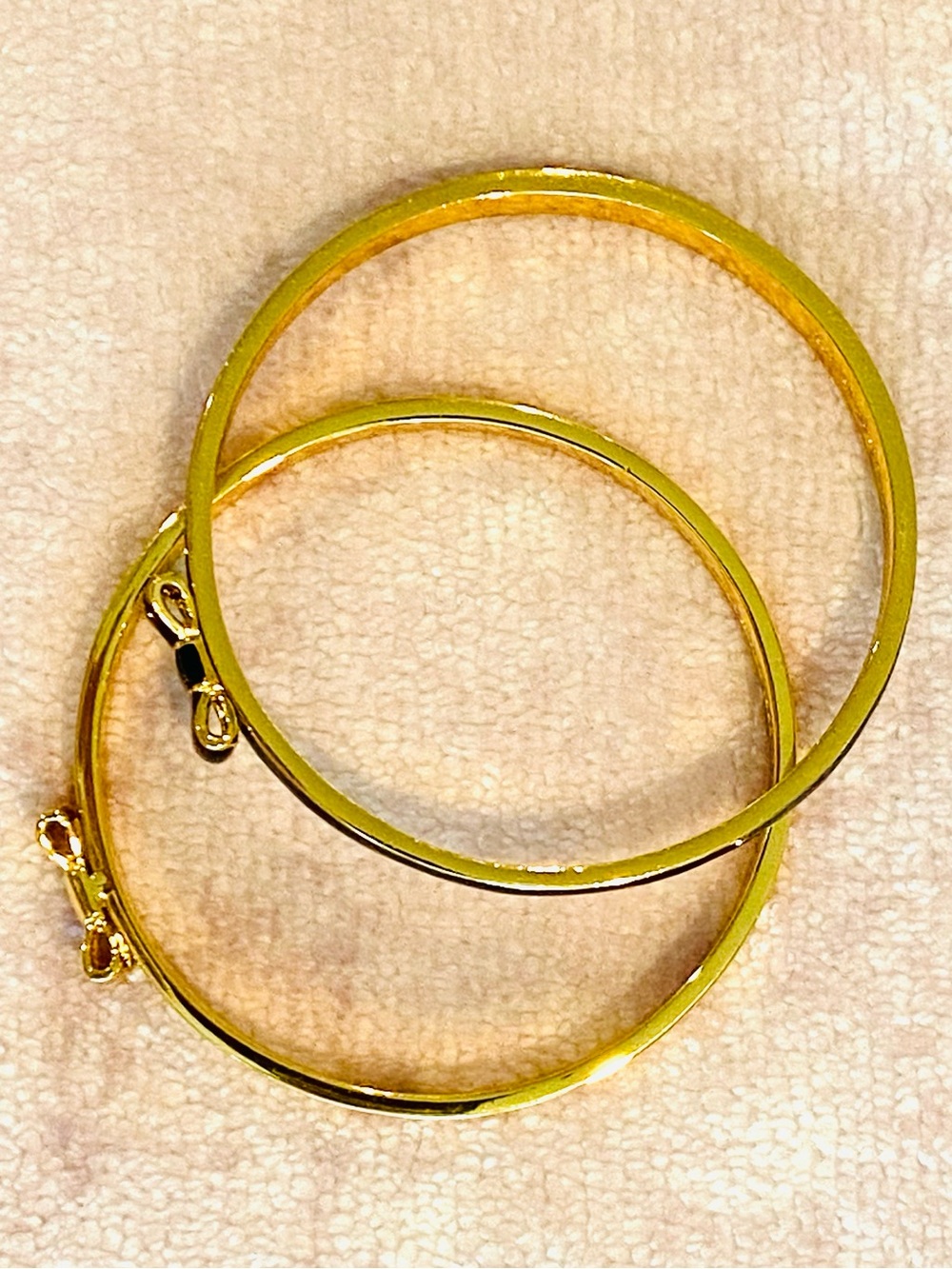 Kate Spade Bangle Bracelet Set with Bows - Picture 3 of 14